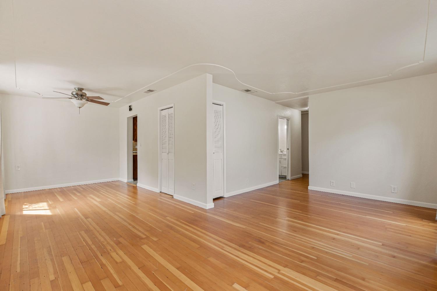 Detail Gallery Image 6 of 47 For 221 N Grant Ave, Manteca,  CA 95336 - 3 Beds | 2/1 Baths