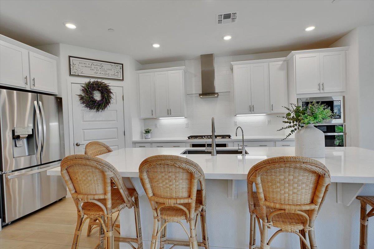 Detail Gallery Image 12 of 33 For 4486 Palencia Pl, El Dorado Hills,  CA 95762 - 3 Beds | 3 Baths