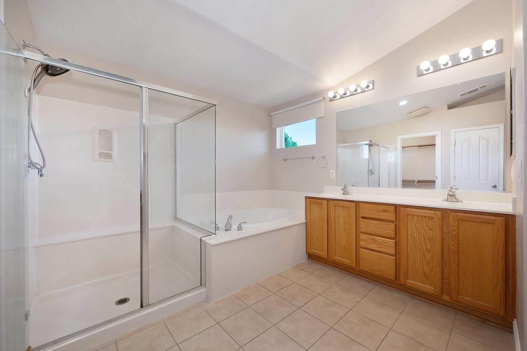 Detail Gallery Image 35 of 52 For 11886 Fire Agate Way, Rancho Cordova,  CA 95742 - 4 Beds | 3 Baths