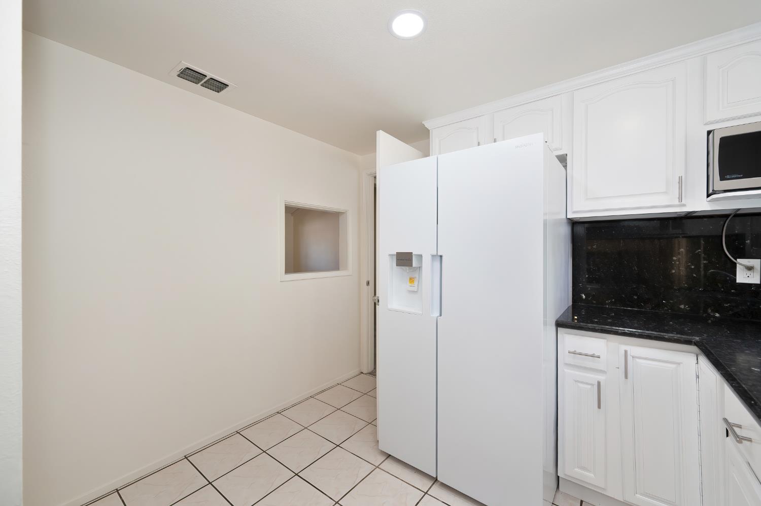 Detail Gallery Image 14 of 34 For 3017 Nikol, Sacramento,  CA 95826 - 4 Beds | 2/1 Baths
