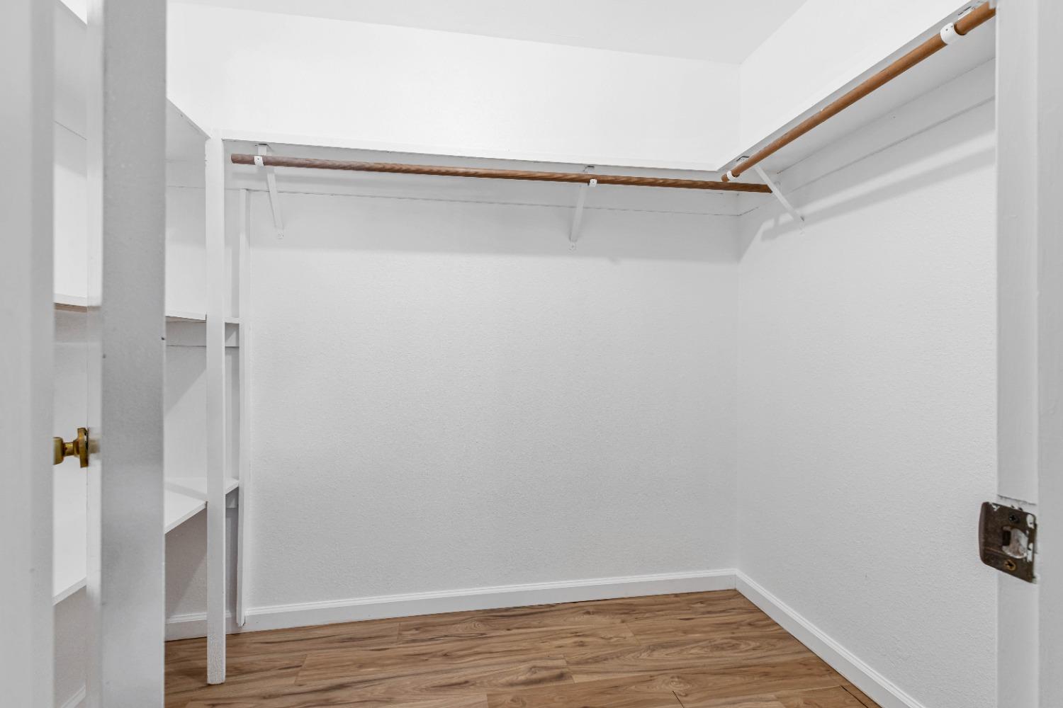 Detail Gallery Image 13 of 47 For 221 N Grant Ave, Manteca,  CA 95336 - 3 Beds | 2/1 Baths