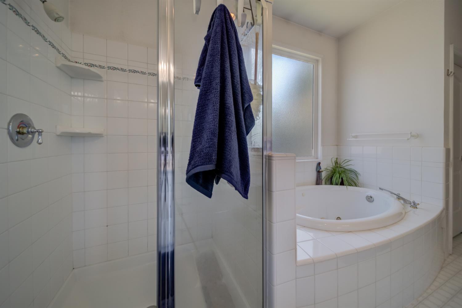 Detail Gallery Image 32 of 44 For 3543 Oak Shores Dr, Stockton,  CA 95209 - 3 Beds | 2 Baths