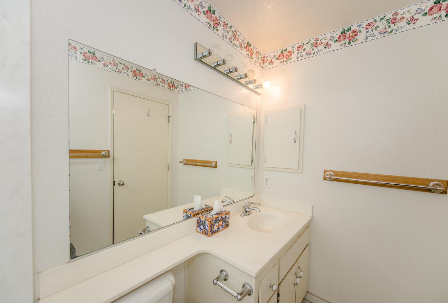 Detail Gallery Image 11 of 16 For 1455 Willow Springs Dr, Woodland,  CA 95776 - 3 Beds | 2 Baths