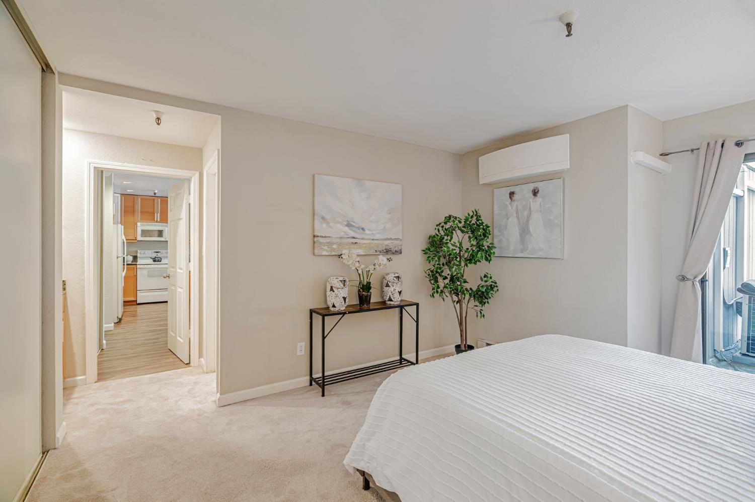 Detail Gallery Image 19 of 44 For 725 Mariposa Ave #102,  Mountain View,  CA 94041 - 2 Beds | 2 Baths