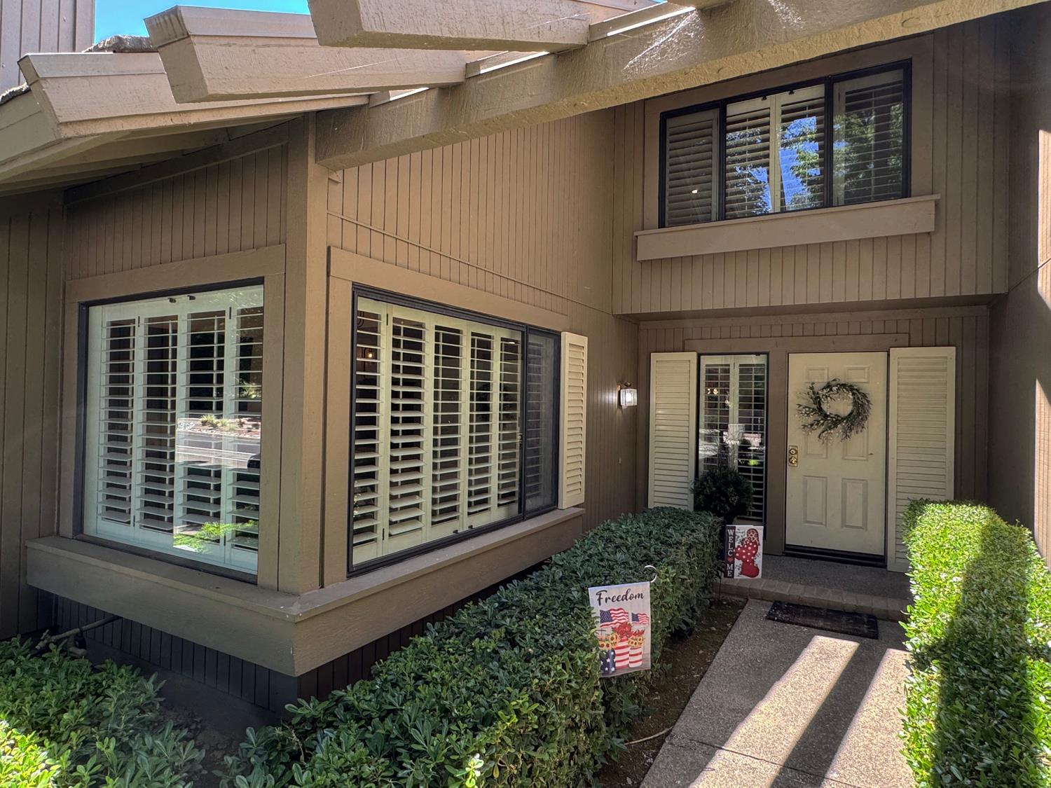 Detail Gallery Image 2 of 26 For 11488 Gold Country Blvd, Gold River,  CA 95670 - 3 Beds | 2/1 Baths