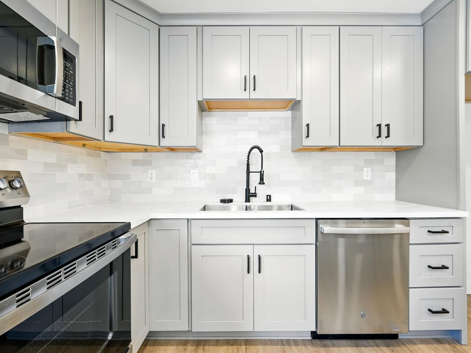 Detail Gallery Image 12 of 22 For 1170 Aster Ln, Livermore,  CA 94551 - 3 Beds | 2 Baths