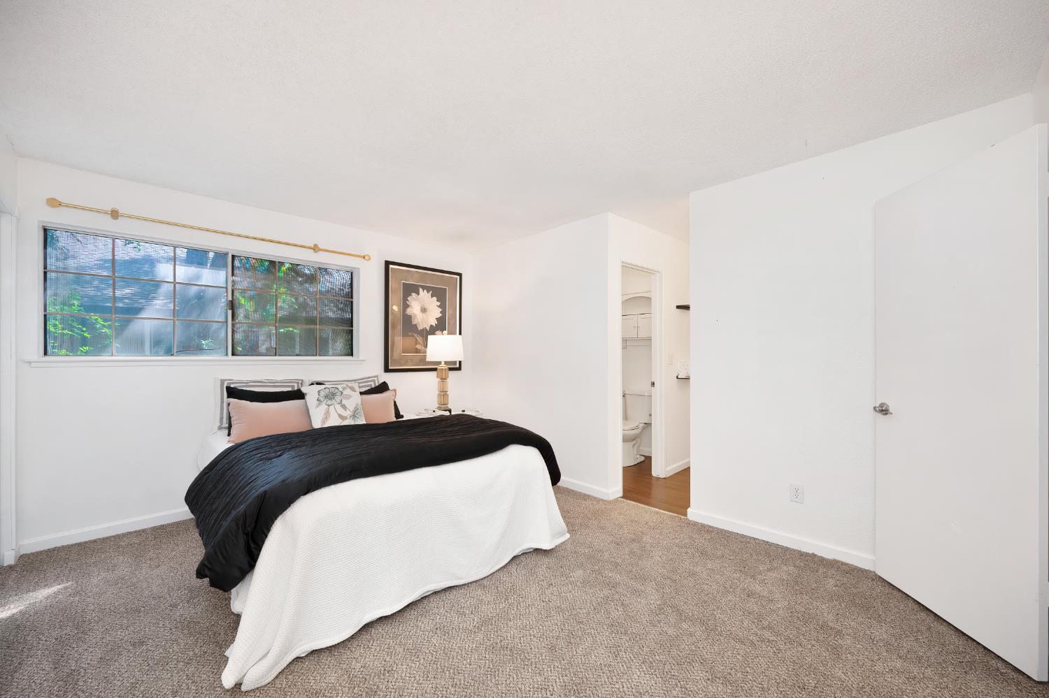 Detail Gallery Image 14 of 29 For 10849 Coloma Rd #2,  Rancho Cordova,  CA 95670 - 3 Beds | 2/1 Baths