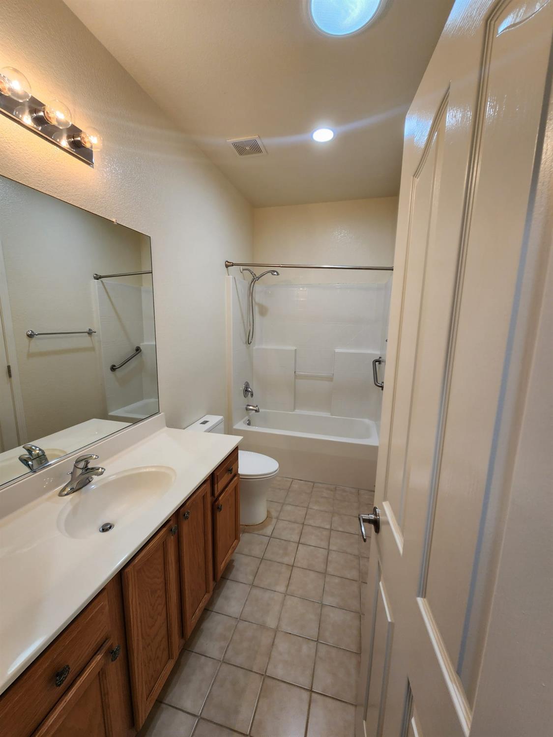 Detail Gallery Image 24 of 46 For 431 Pelican Bay Cir, Sacramento,  CA 95835 - 2 Beds | 2 Baths