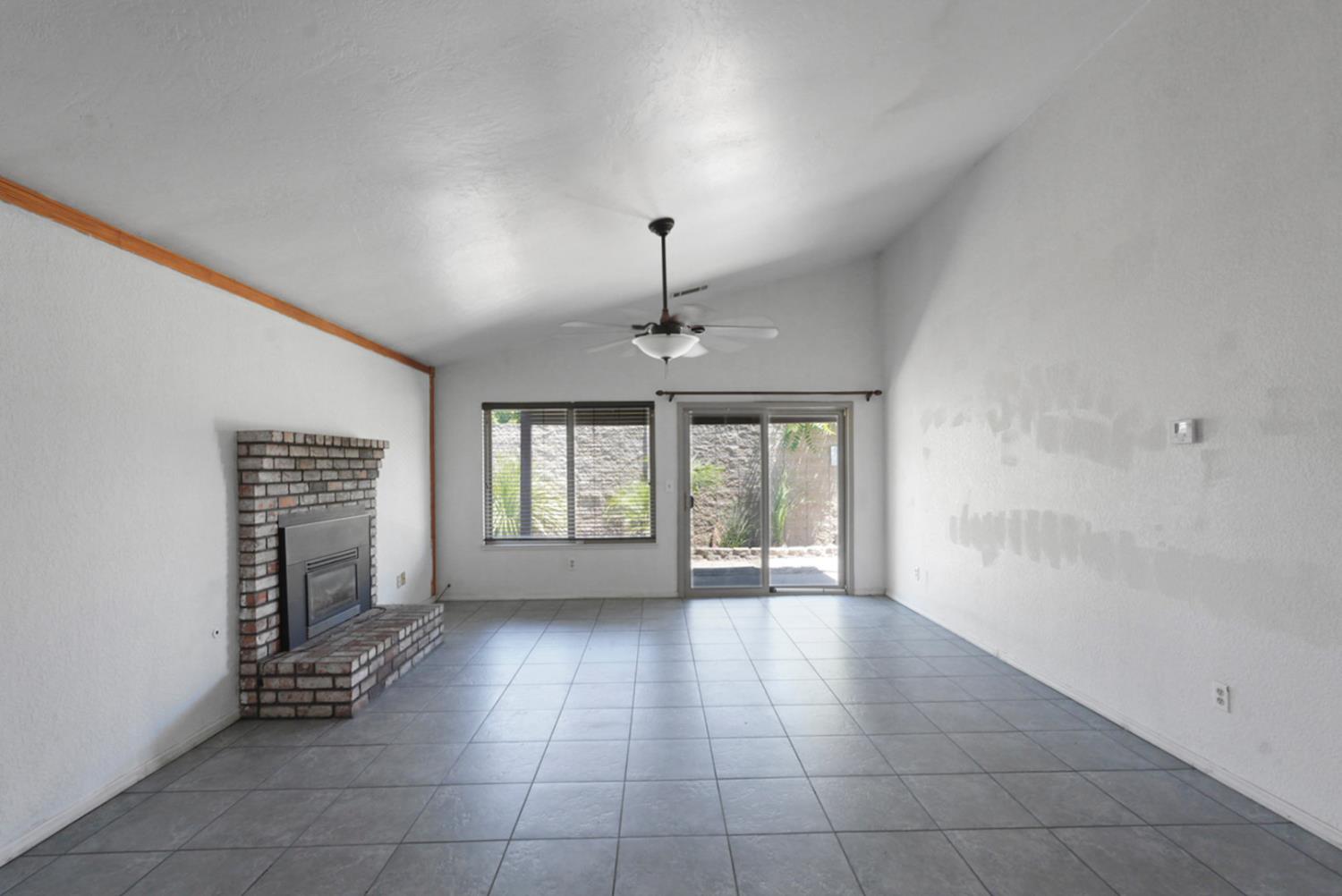 Detail Gallery Image 8 of 32 For 1144 Courtney Way, Modesto,  CA 95358 - 2 Beds | 2 Baths