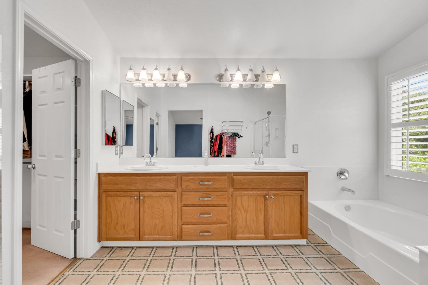 Detail Gallery Image 48 of 90 For 3309 Kittiwake Dr, Sacramento,  CA 95833 - 5 Beds | 3 Baths