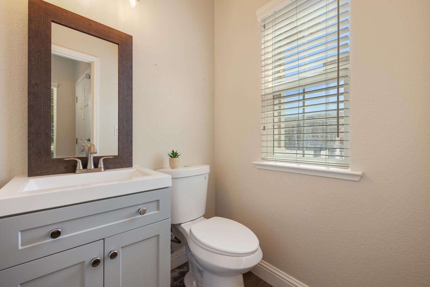 Detail Gallery Image 7 of 40 For 5301 Darpinian Ct, Riverbank,  CA 95367 - 3 Beds | 2/1 Baths