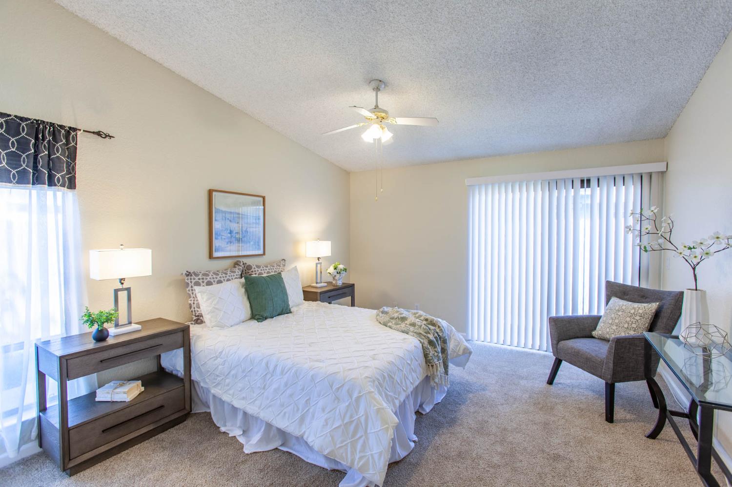 Detail Gallery Image 22 of 28 For 2949 Candido Dr, Sacramento,  CA 95833 - 2 Beds | 2 Baths