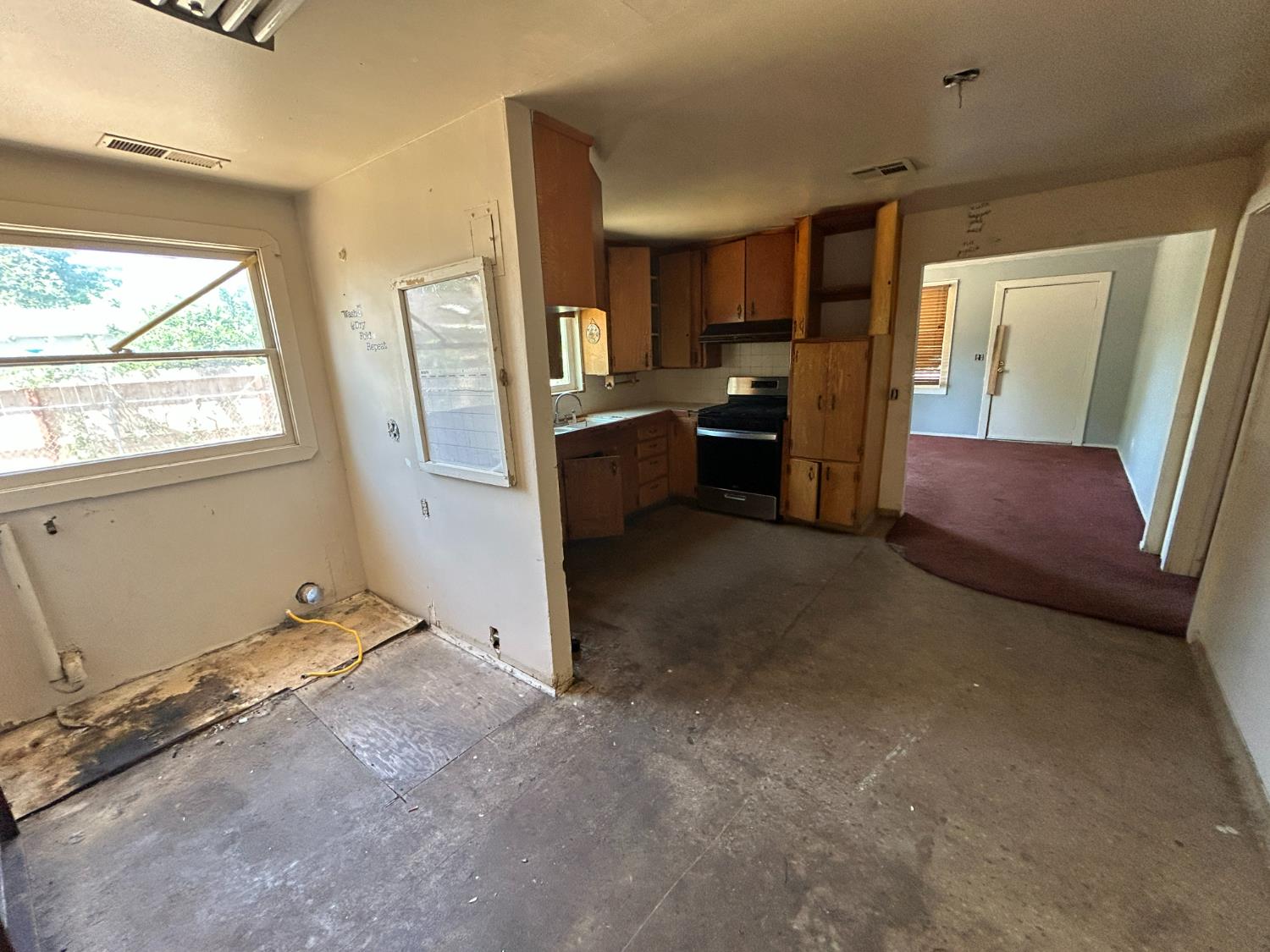 Detail Gallery Image 3 of 14 For 2415 Florida Ln, Durham,  CA 95938 - 4 Beds | 1 Baths