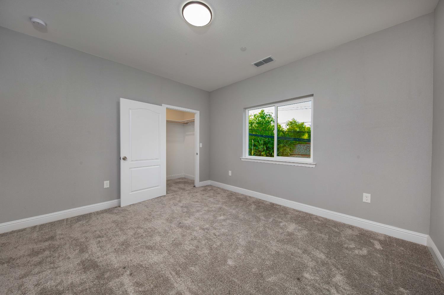 Detail Gallery Image 26 of 54 For 745 W Harding Way, Stockton,  CA 95204 - 5 Beds | 3 Baths