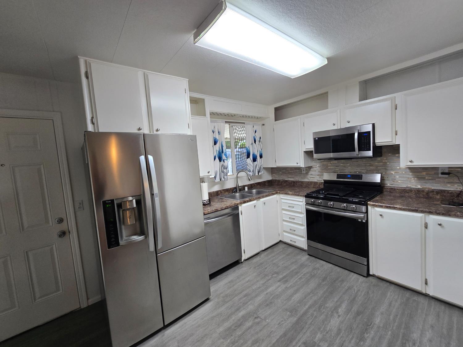 Detail Gallery Image 16 of 47 For 7425 Sylmar Ln 181, Sacramento,  CA 95842 - 3 Beds | 2 Baths