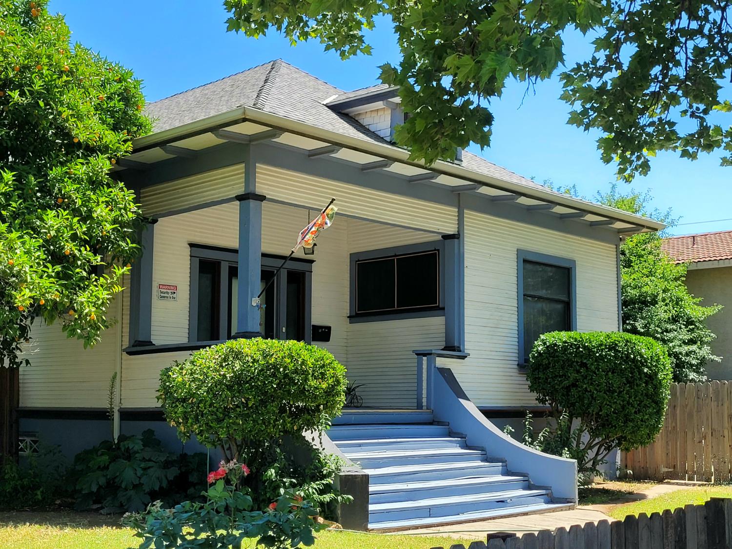 Detail Gallery Image 2 of 23 For 1948 K St, Merced,  CA 95340 - 3 Beds | 2 Baths