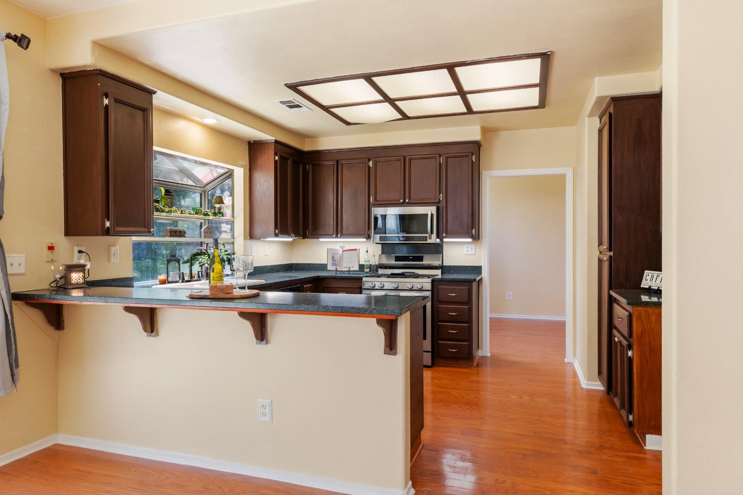 Detail Gallery Image 10 of 28 For 3843 Steve Lillie Cir, Stockton,  CA 95206 - 4 Beds | 2/1 Baths