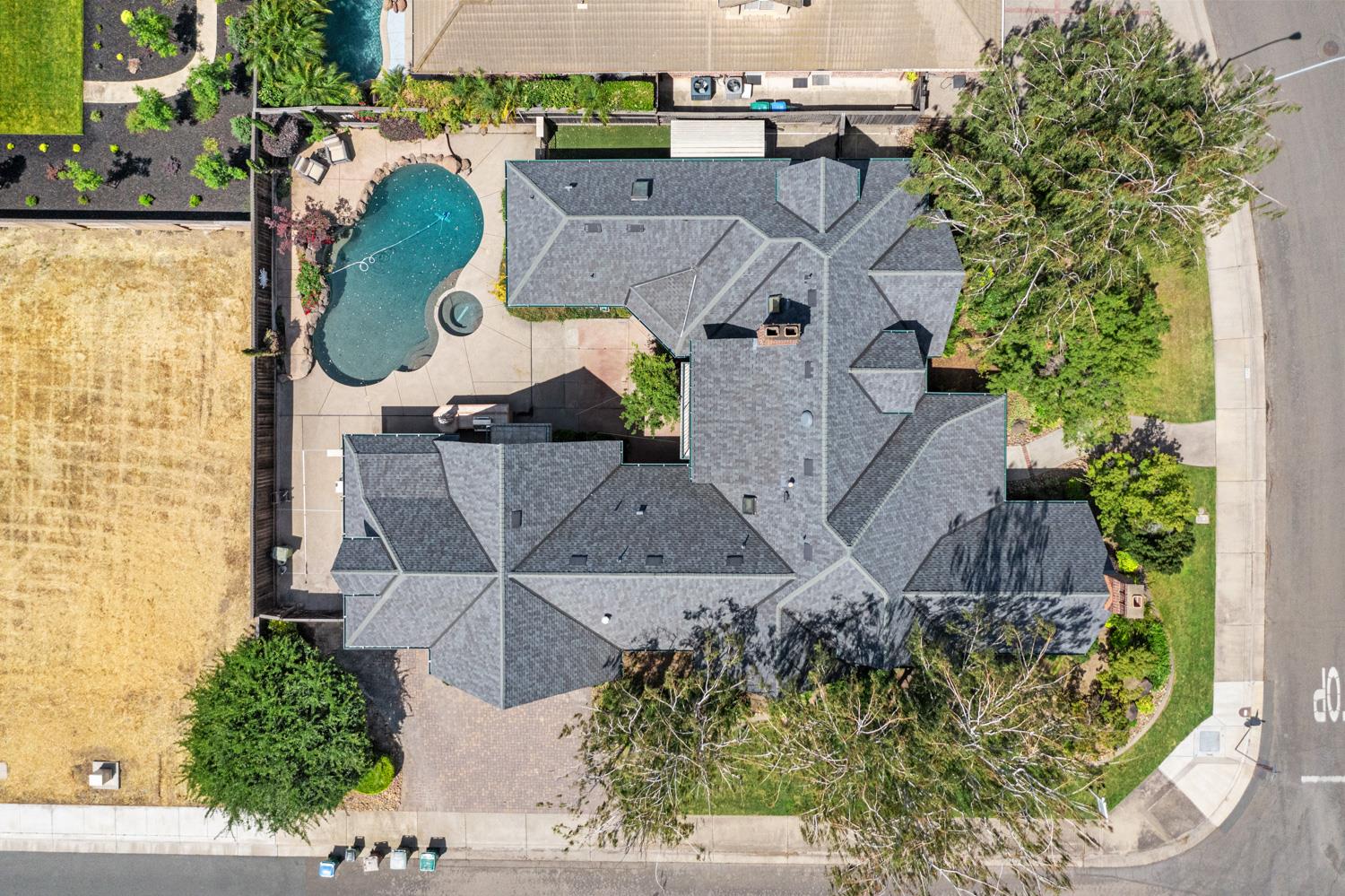 Detail Gallery Image 76 of 81 For 2410 Brittany Ct, Lodi,  CA 95242 - 4 Beds | 4/1 Baths