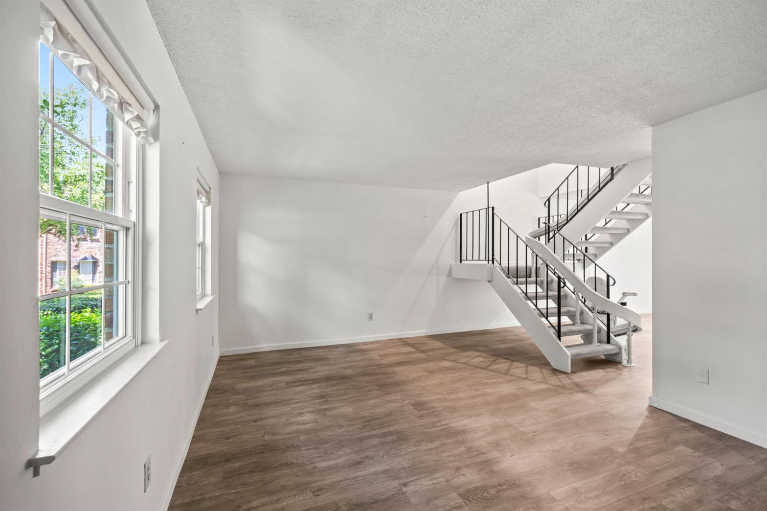 Photo #7: 225065522 Listing: Photo #7