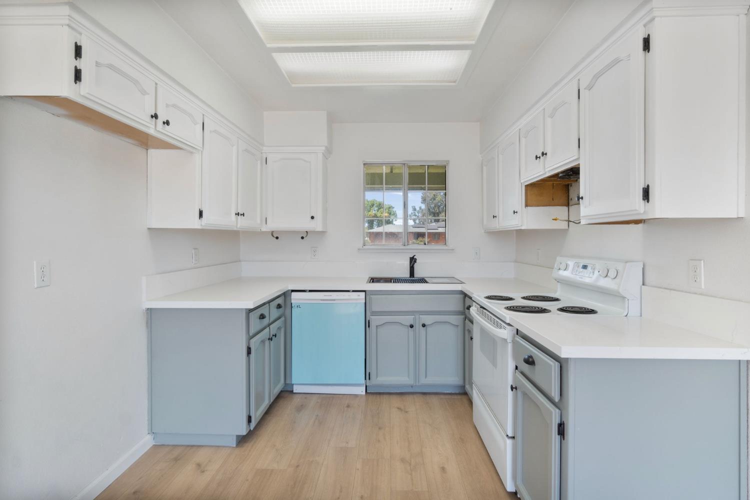 Detail Gallery Image 9 of 22 For 25732 Avenue 17, Madera,  CA 93638 - 3 Beds | 2 Baths