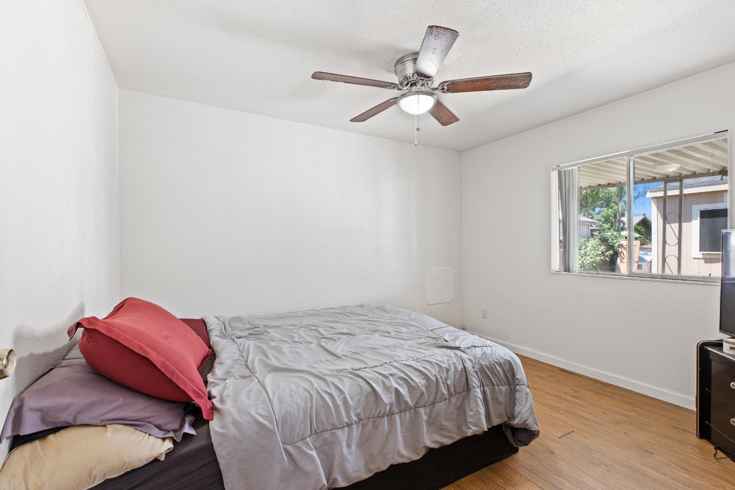 Detail Gallery Image 13 of 30 For 1517 Panthers Lane, Modesto,  CA 95355 - 3 Beds | 2 Baths