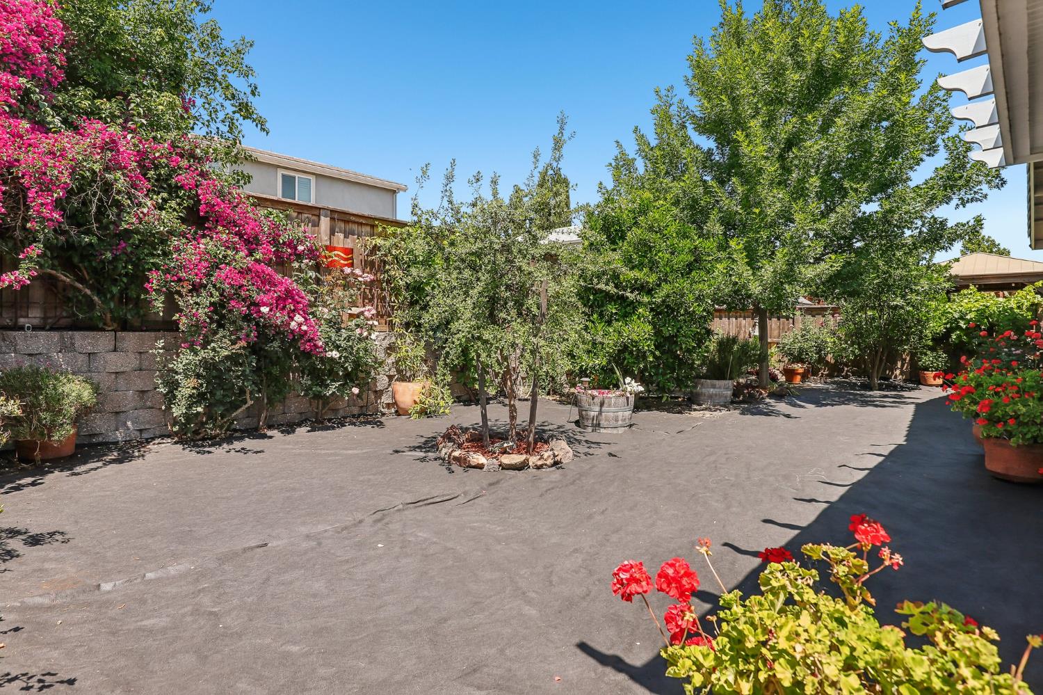 Detail Gallery Image 32 of 46 For 2032 Hunt St, Woodland,  CA 95776 - 4 Beds | 3 Baths