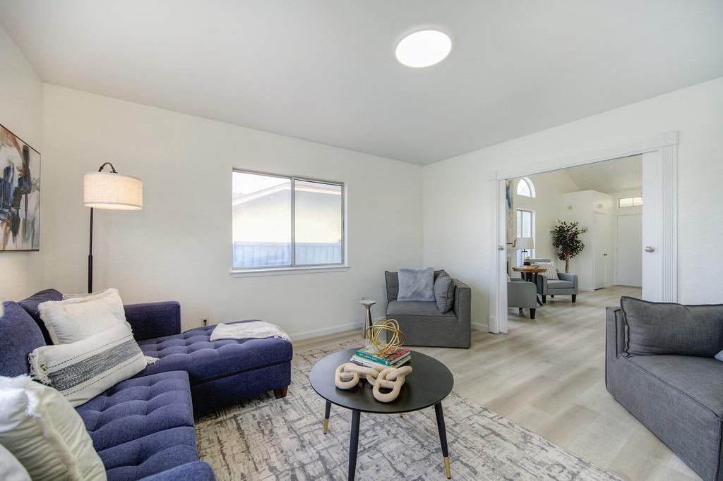 Detail Gallery Image 13 of 37 For 14 Fernwood Ct, Pittsburg,  CA 94565 - 4 Beds | 2/1 Baths