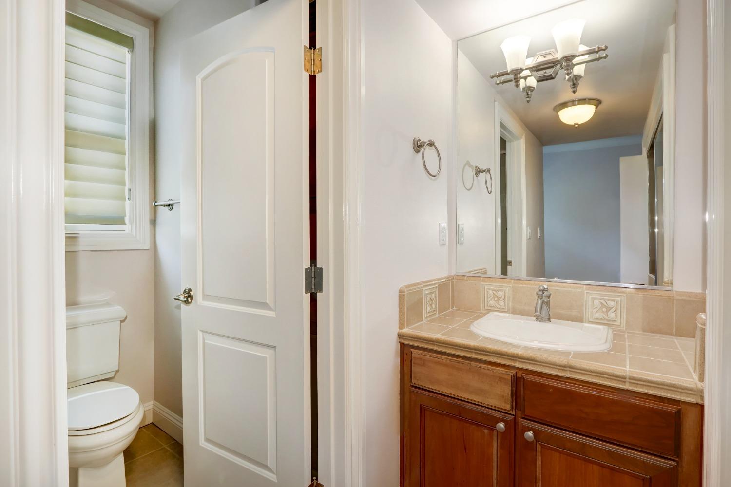 Detail Gallery Image 21 of 29 For 2430 Pavilions Place Ln #404,  Sacramento,  CA 95825 - 4 Beds | 3/1 Baths