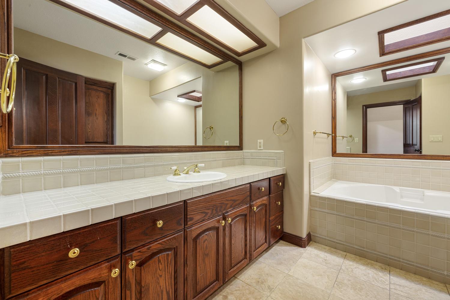 Detail Gallery Image 48 of 81 For 2410 Brittany Ct, Lodi,  CA 95242 - 4 Beds | 4/1 Baths