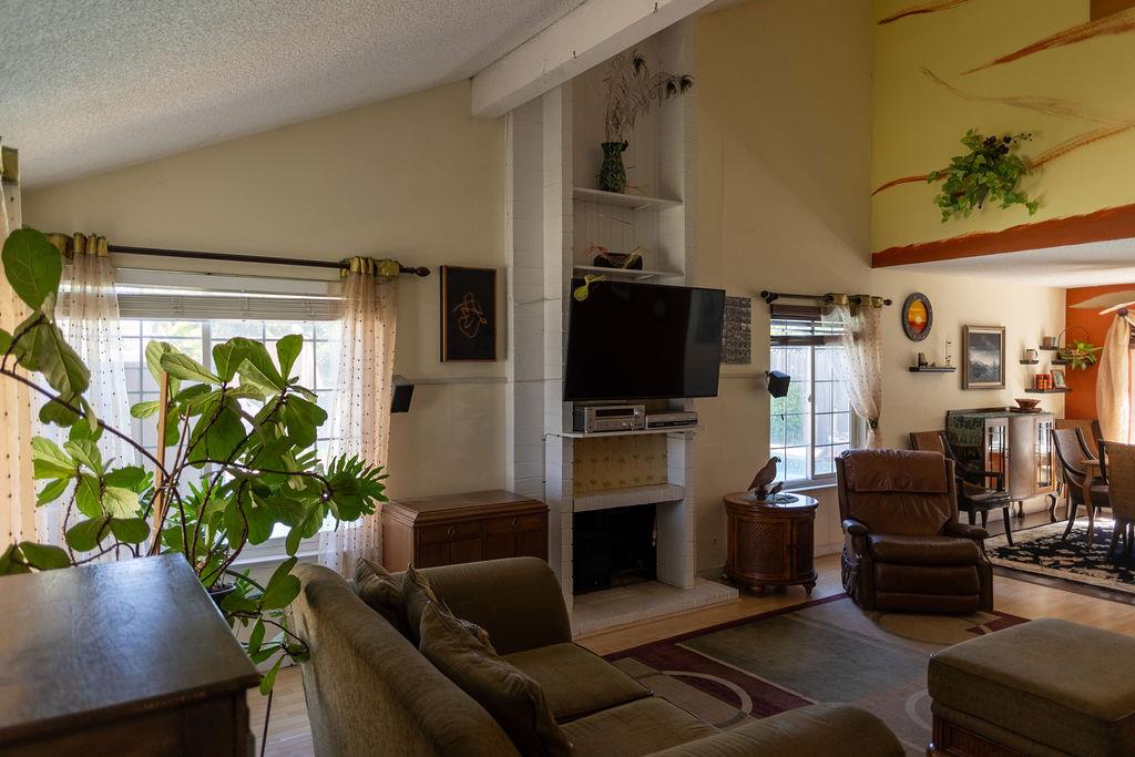 Detail Gallery Image 4 of 36 For 6109 Tremain Dr, Citrus Heights,  CA 95621 - 4 Beds | 2/1 Baths