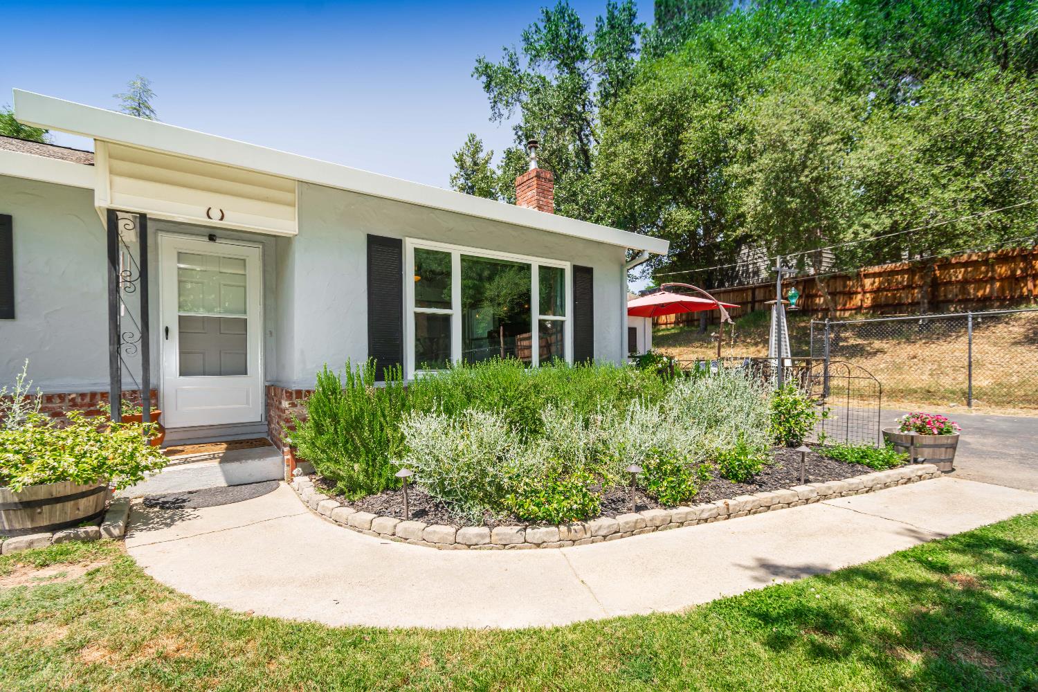 Crestview Drive, Diamond Springs, California image 8