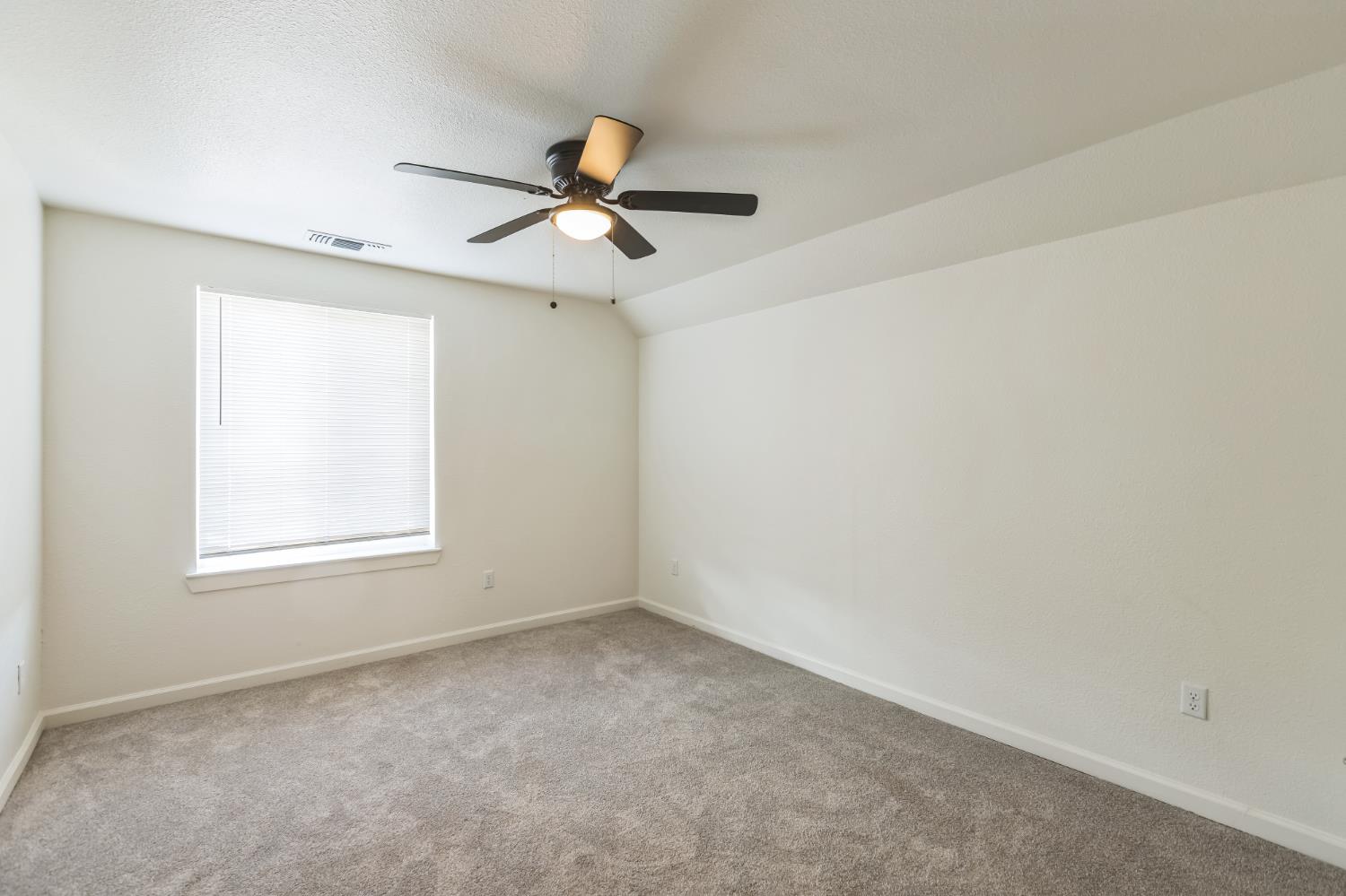 Detail Gallery Image 17 of 30 For 1325 Deodara Way, Paradise,  CA 95969 - 3 Beds | 2/1 Baths