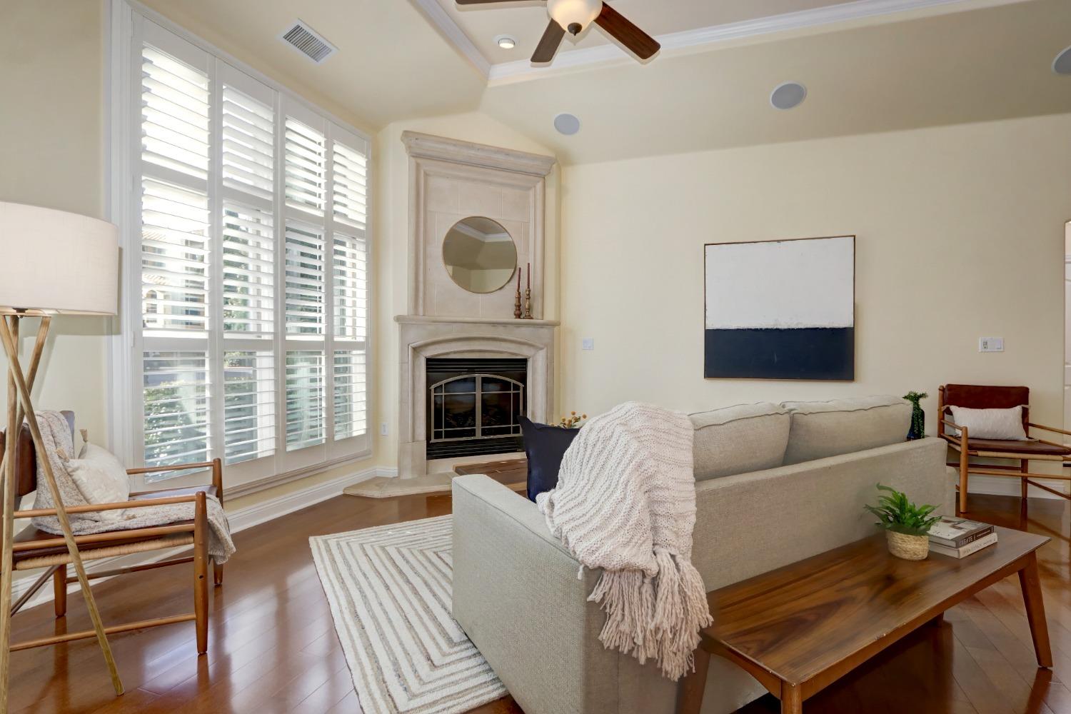 Detail Gallery Image 1 of 29 For 2430 Pavilions Place Ln #404,  Sacramento,  CA 95825 - 4 Beds | 3/1 Baths