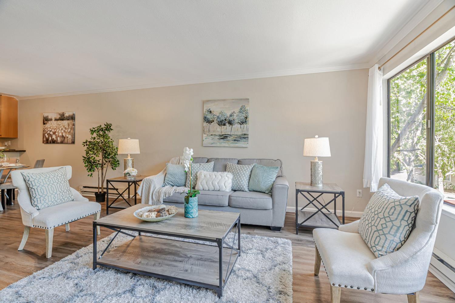 Detail Gallery Image 10 of 44 For 725 Mariposa Ave #102,  Mountain View,  CA 94041 - 2 Beds | 2 Baths