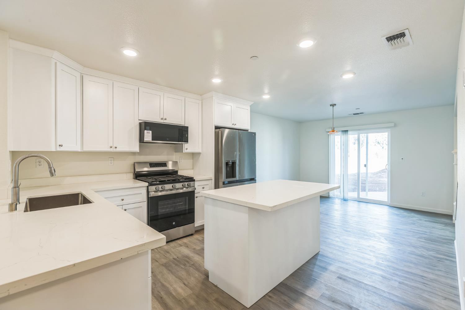 Detail Gallery Image 8 of 30 For 1325 Deodara Way, Paradise,  CA 95969 - 3 Beds | 2/1 Baths