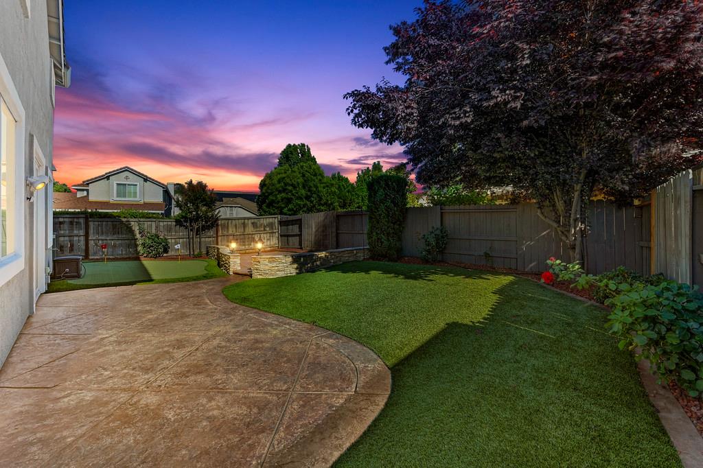 Detail Gallery Image 39 of 52 For 11886 Fire Agate Way, Rancho Cordova,  CA 95742 - 4 Beds | 3 Baths