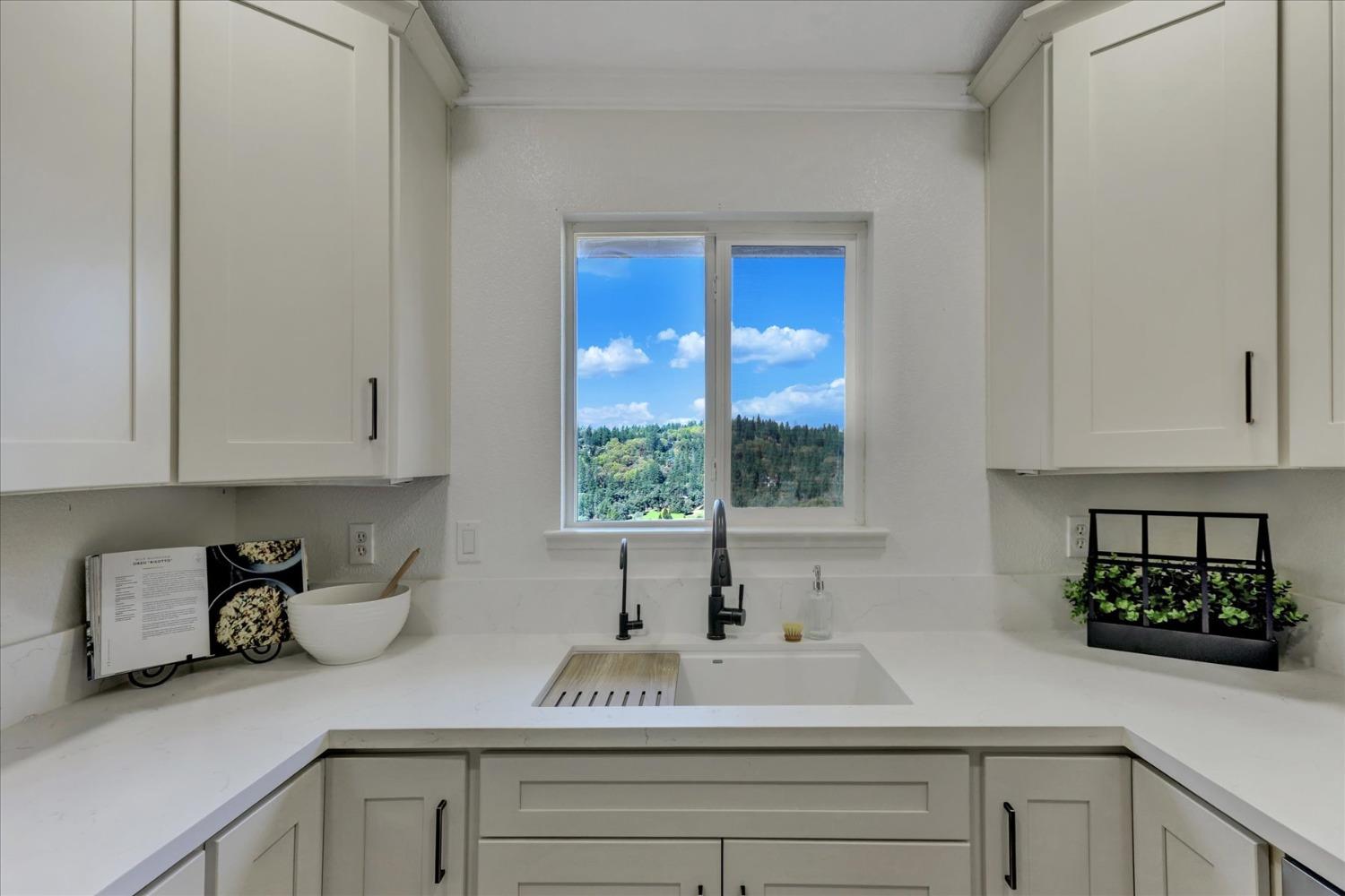 Detail Gallery Image 17 of 90 For 15690 Fay Rd, Grass Valley,  CA 95949 - 3 Beds | 2 Baths