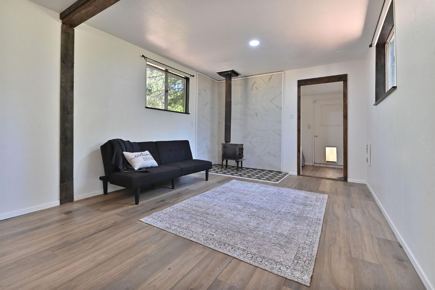 Detail Gallery Image 2 of 31 For 1216 Railroad Flat Rd, Mokelumne Hill,  CA 95245 - 1 Beds | 1 Baths