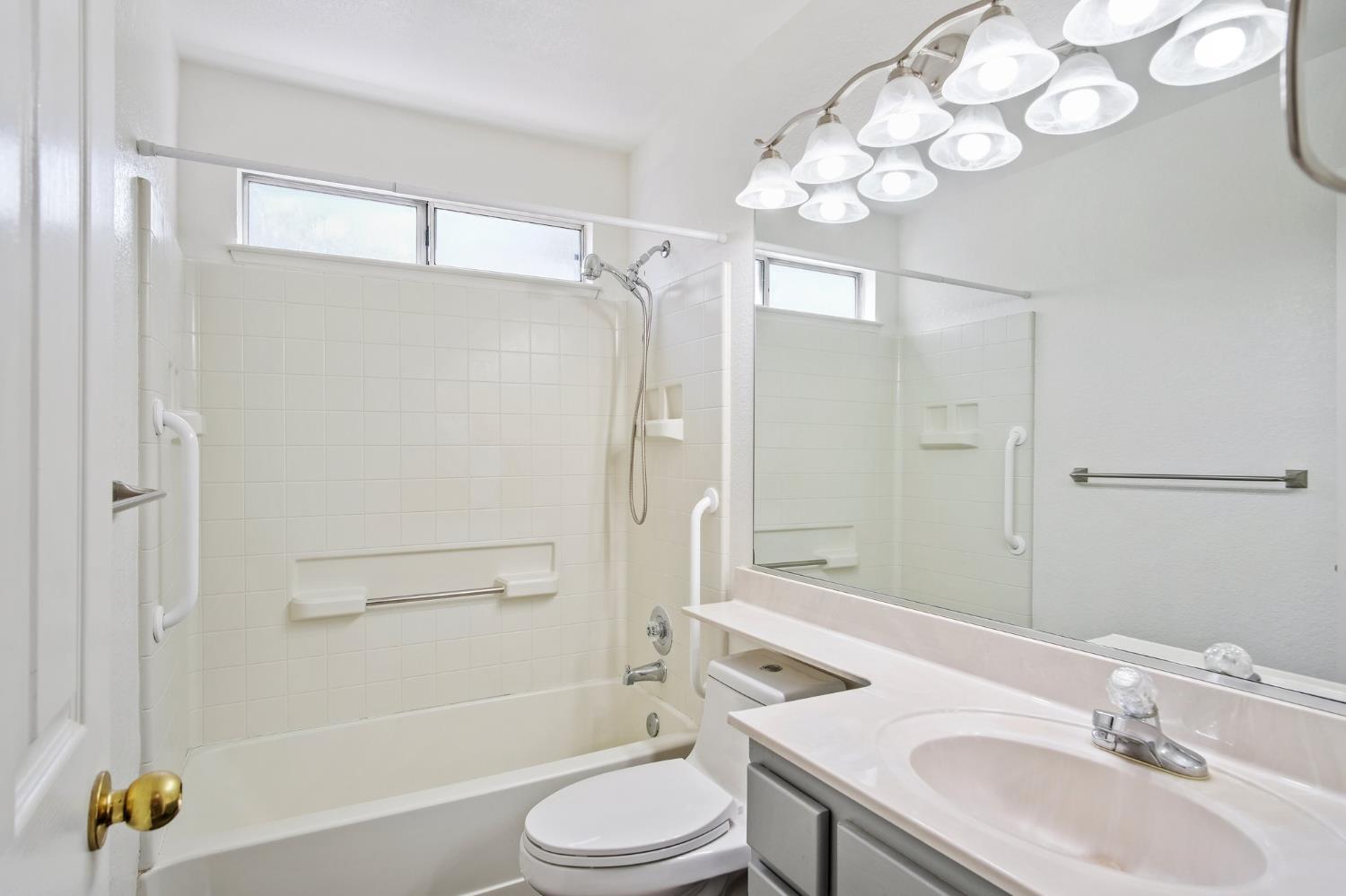 Detail Gallery Image 14 of 26 For 1249 Joett Dr, Turlock,  CA 95380 - 3 Beds | 2 Baths