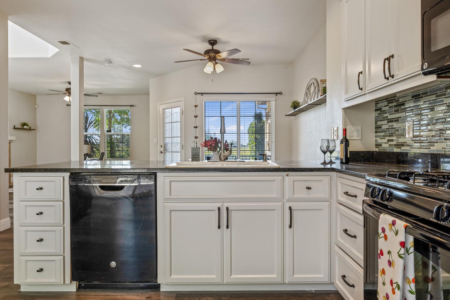 Detail Gallery Image 18 of 40 For 5301 Darpinian Ct, Riverbank,  CA 95367 - 3 Beds | 2/1 Baths
