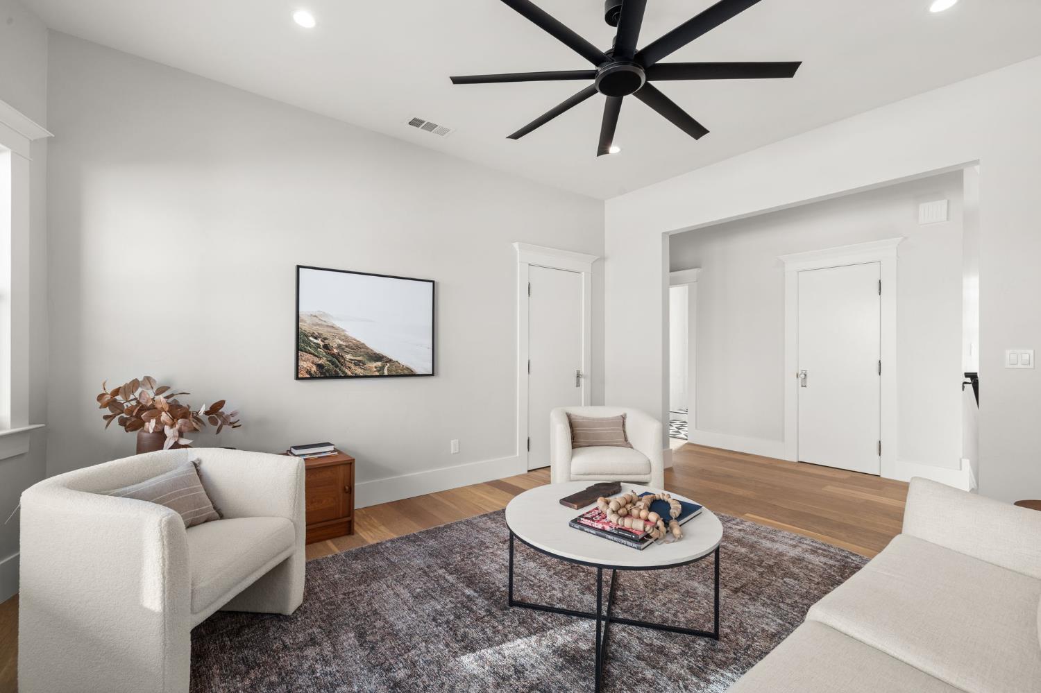 Detail Gallery Image 44 of 73 For 1421 T St, Sacramento,  CA 95811 - 4 Beds | 3 Baths