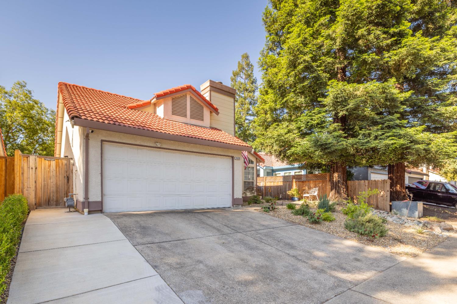 Detail Gallery Image 2 of 28 For 7415 Fireweed Cir, Citrus Heights,  CA 95610 - 3 Beds | 2 Baths