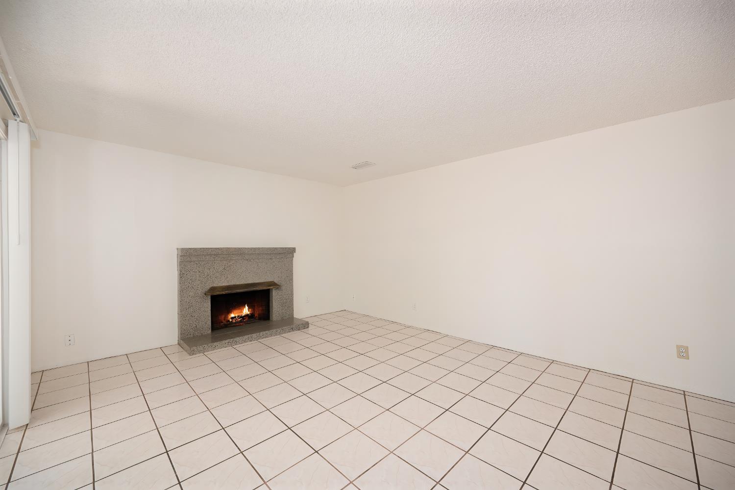 Detail Gallery Image 17 of 34 For 3017 Nikol, Sacramento,  CA 95826 - 4 Beds | 2/1 Baths