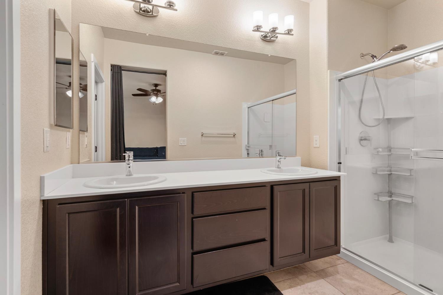 Detail Gallery Image 37 of 39 For 4242 Ocean Ln, Elk Grove,  CA 95757 - 4 Beds | 2/1 Baths