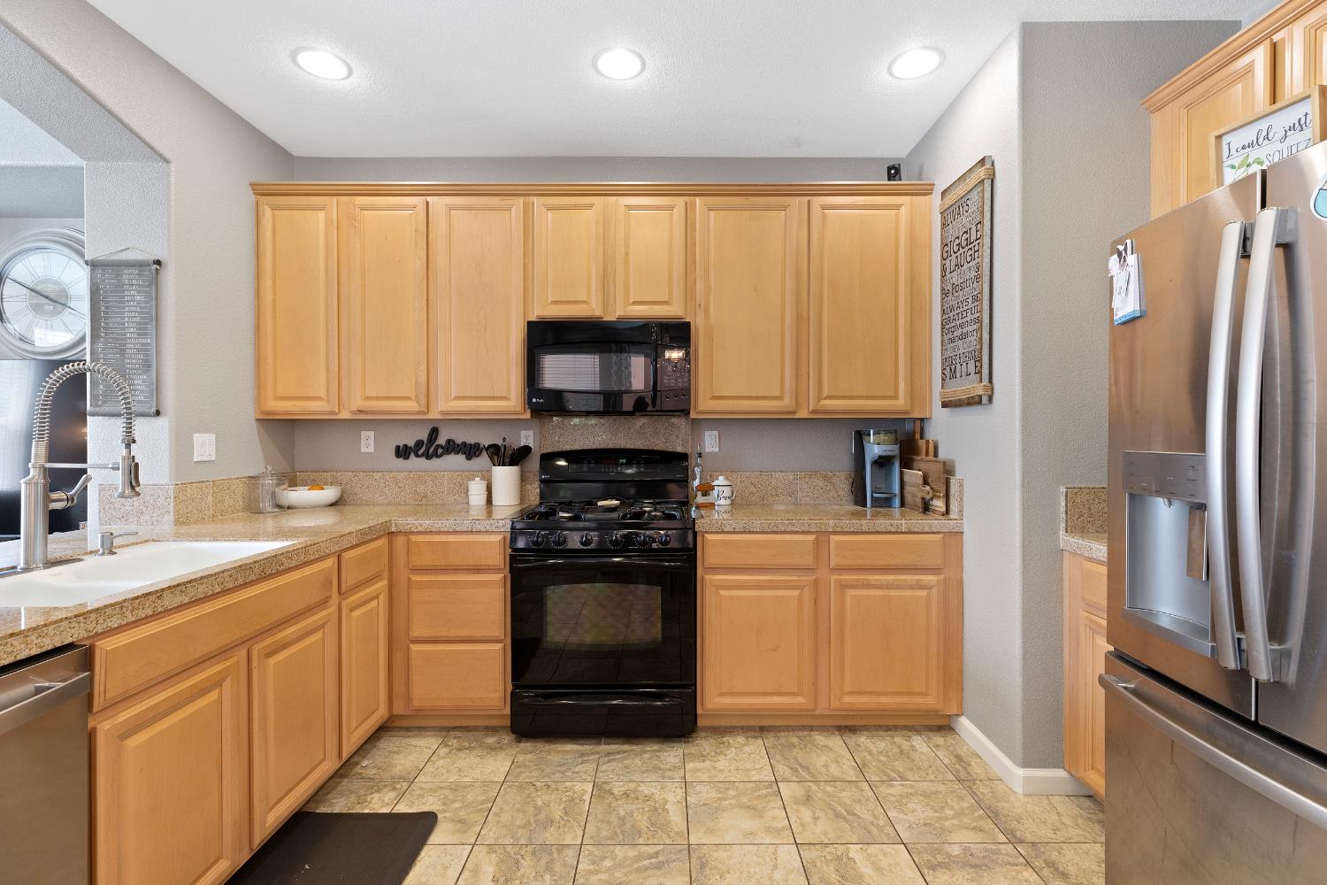 Detail Gallery Image 10 of 33 For 2816 Hawaiian Petrel Ave, Modesto,  CA 95355 - 3 Beds | 2/1 Baths