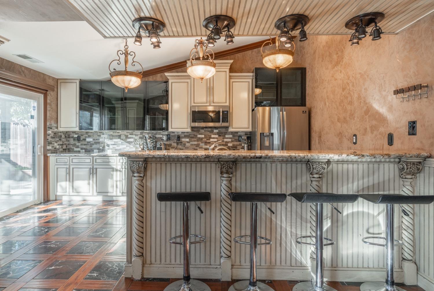 Detail Gallery Image 8 of 24 For 7665 Copper Cove Pl, Antelope,  CA 95843 - 3 Beds | 2 Baths