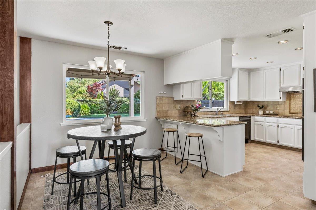Detail Gallery Image 7 of 35 For 2323 Thistle Down Dr, Roseville,  CA 95661 - 4 Beds | 3 Baths