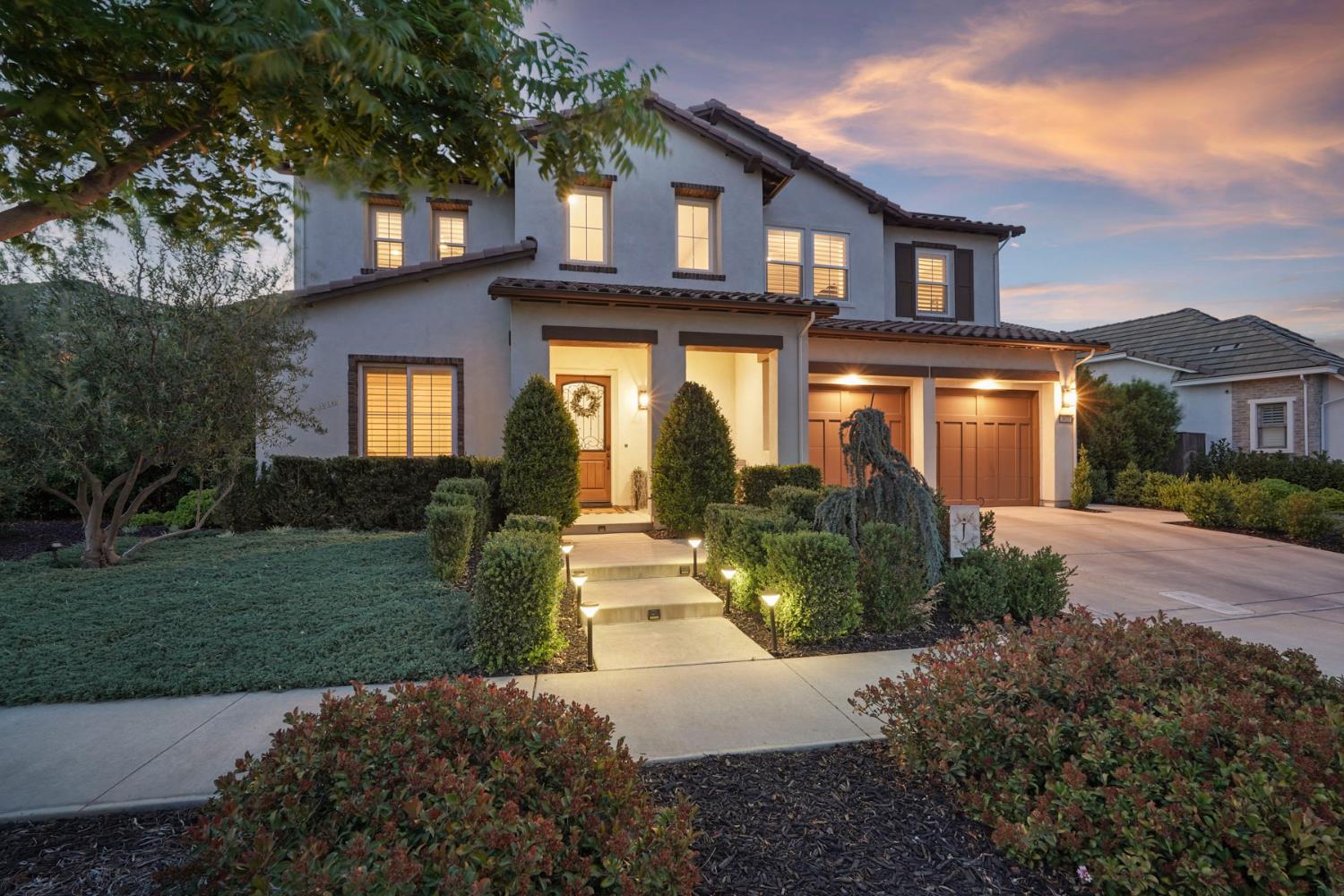 Detail Gallery Image 2 of 75 For 3021 Belmont Dr, Lodi,  CA 95242 - 5 Beds | 3/1 Baths