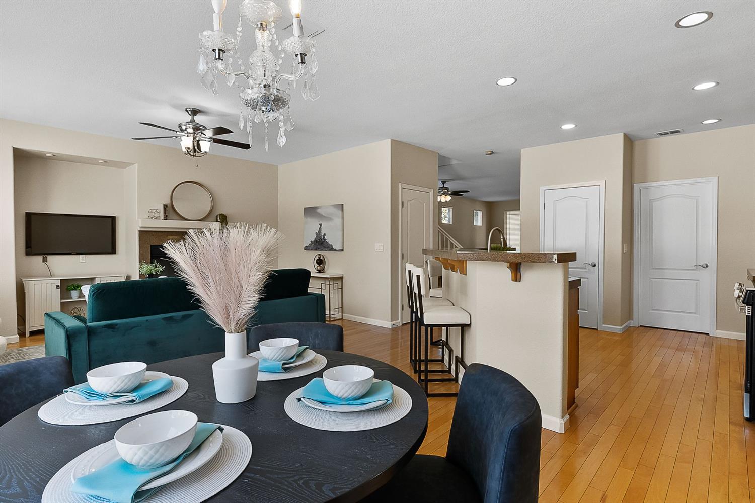 Detail Gallery Image 16 of 50 For 1200 Emerald Oak Rd, Roseville,  CA 95678 - 5 Beds | 3 Baths