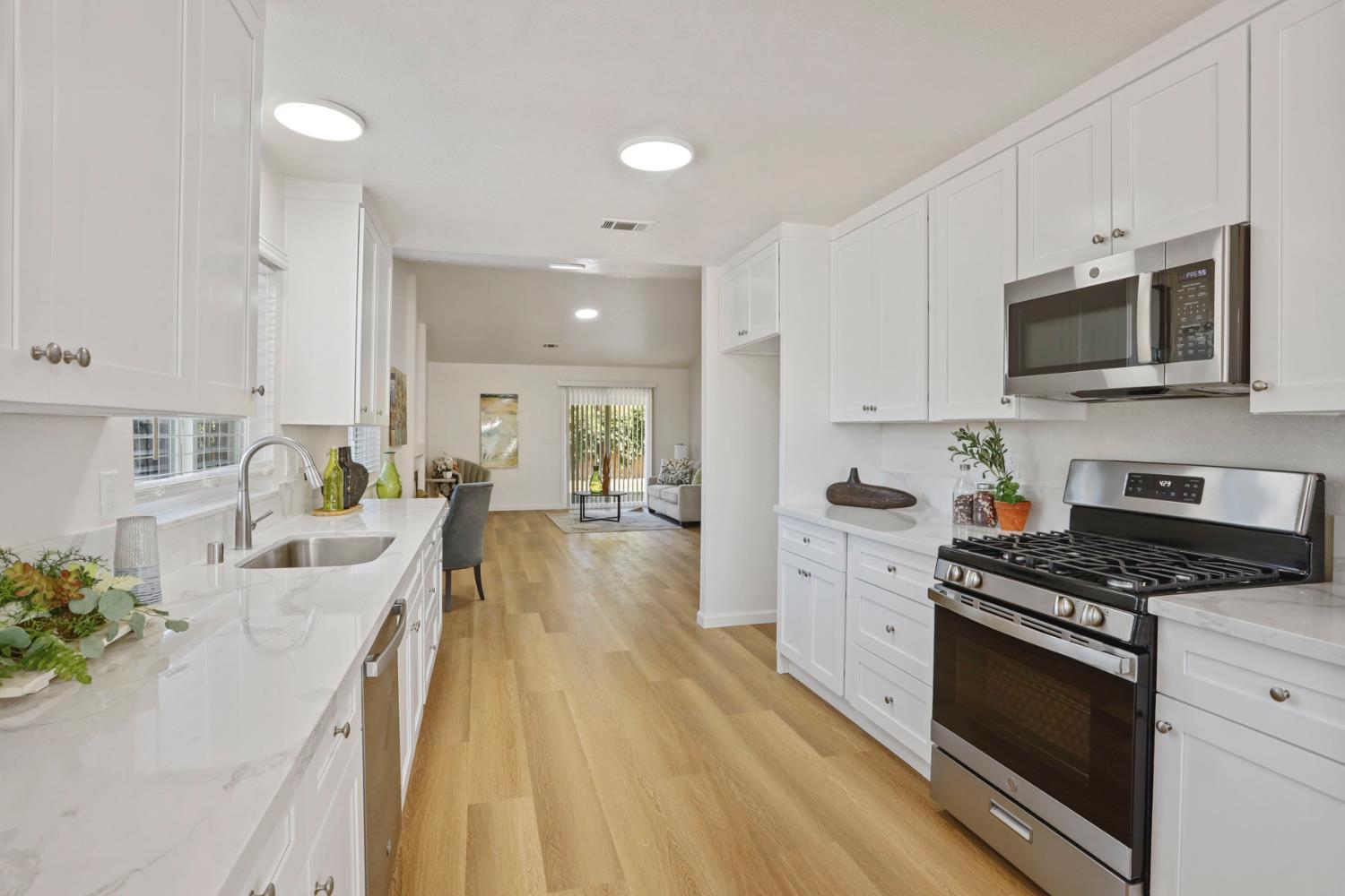 Detail Gallery Image 15 of 34 For 2368 Clipper Ln, Stockton,  CA 95204 - 3 Beds | 2 Baths